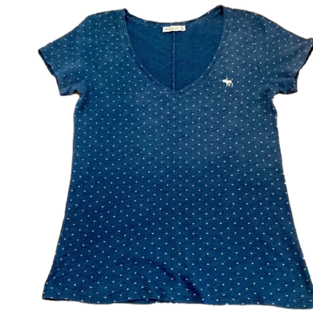 Abercrombie & Fitch Woman’s size Medium T-Shirt white/blue, V-Neck & Vintage.